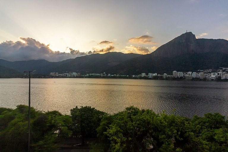 Be Lagoa Charles